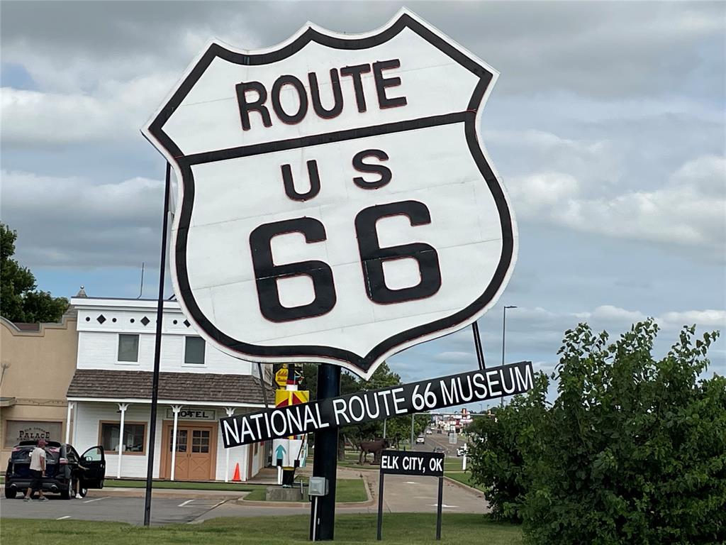 Photo 1 of 13 — 1401 W 3rd Street, Elk City, OK 73644