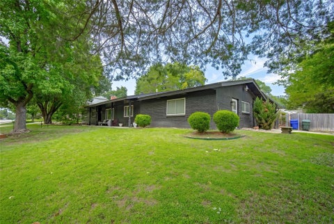 Photo of 2757 Walnut Road, Norman, OK 73072 (MLS # 1236453)