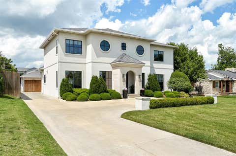 Photo of 1115 Park Manor Street, Nichols Hills, OK 73116 (MLS # 1232998)