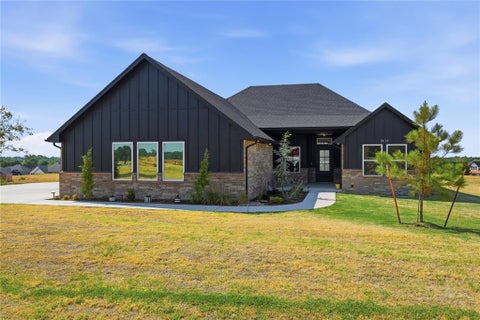 Photo of 2439 Wolf Creek Bend, Blanchard, OK 73010 (MLS # 1246254)
