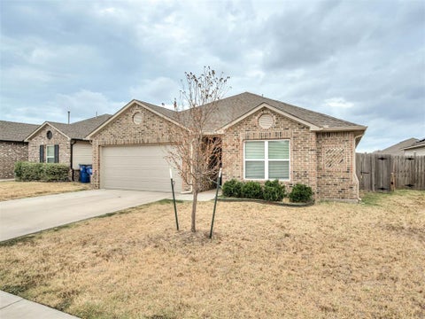Photo of 1408 Chuck Wagon Drive, El Reno, OK 73036 (MLS # 1249837)