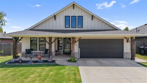 Photo of 3316 Pagoda Pead Drive, Yukon, OK 73099 (MLS # 1247533)