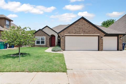 Photo of 2228 Timber Crossing, Yukon, OK 73099 (MLS # 1231421)