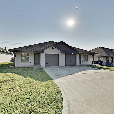 Photo of 11502 N Lincoln Boulevard, Oklahoma City, OK 73114 (MLS # 1229867)