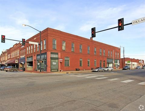 Photo of 106 W Oklahoma Avenue, Guthrie, OK 73044 (MLS # 1210933)