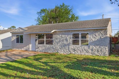 Photo of 1143 SE 19th Street, Oklahoma City, OK 73129 (MLS # 1227200)
