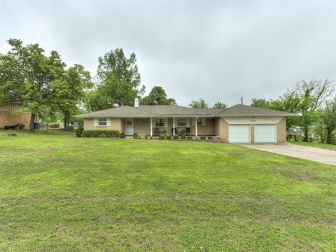 Photo of 13708 NE 9th Street, Choctaw, OK 73020 (MLS # 1226107)