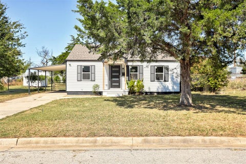 Photo of 617 SE 46th Street, Oklahoma City, OK 73129 (MLS # 1252087)