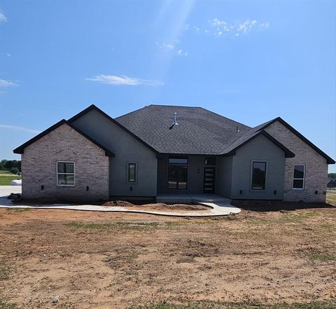 Photo of 1169 Wolf Creek Drive, Blanchard, OK 73010 (MLS # 1227164)