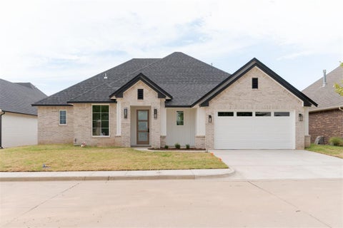Photo of 1324 Katelyn Court, Yukon, OK 73099 (MLS # 1239306)