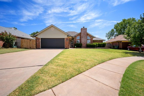 Photo of 1800 Dodge Trail, Edmond, OK 73003 (MLS # 1244716)