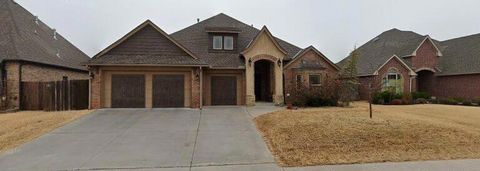 Photo of 701 Lindsey Lane, Moore, OK 73160 (MLS # 1229412)