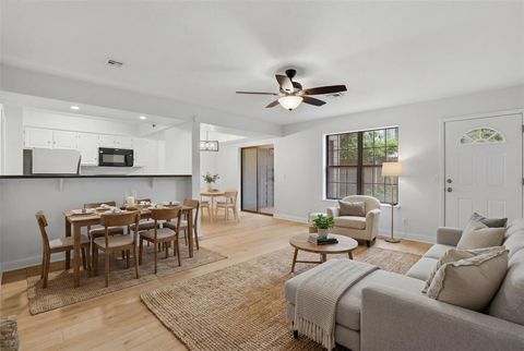Photo of 14417 N Pennsylvania Avenue #17F, Oklahoma City, OK 73134 (MLS # 1230429)