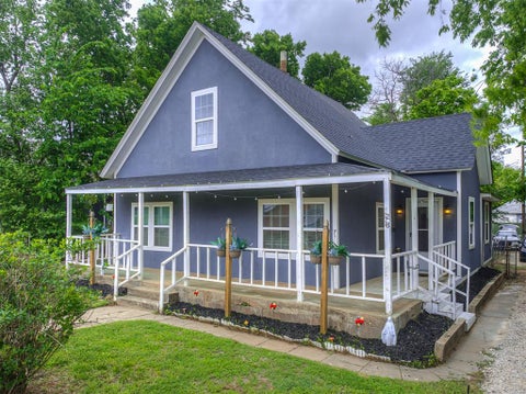 Photo of 1218 W Noble Avenue, Guthrie, OK 73044 (MLS # 1225343)