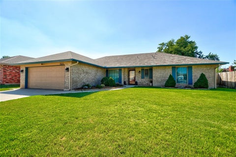 Photo of 7601 Northway Terrace, Oklahoma City, OK 73162 (MLS # 1252574)