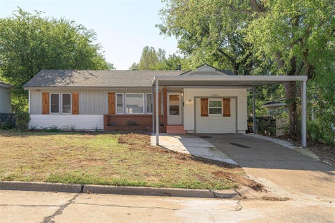 Photo of 1004 N Locust Lane, Midwest City, OK 73110 (MLS # 1253964)