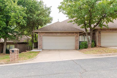 Photo of 1718 Windhill Avenue, Edmond, OK 73034 (MLS # 1223814)