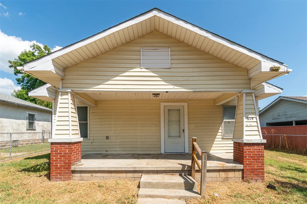 Photo 1 of 42 — 319 S Oklahoma Avenue, Shawnee, OK 74801