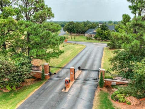 Photo of 3201 Oakdale Ridge Court, Edmond, OK 73013 (MLS # 1242267)