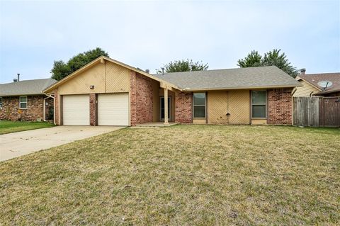 Photo of 8917 NW 83rd Street, Oklahoma City, OK 73132 (MLS # 1230585)