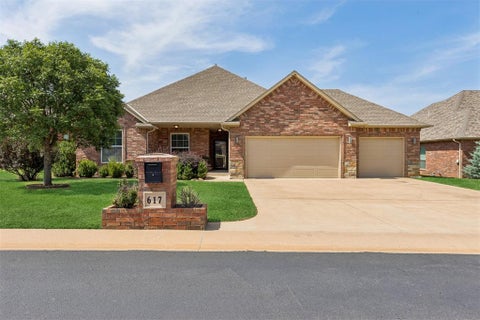 Photo of 617 Spavinaw Lane, Edmond, OK 73025 (MLS # 1236326)