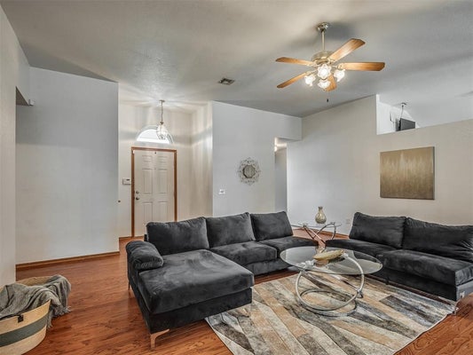 2805 SE 95TH ST, MOORE, OK 73160 - Image d61dcaa051f92c0ef6bf0a40b9b938fd/2311654030