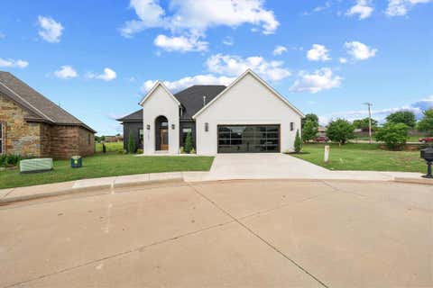 Photo of 1304 Katelyn Court, Yukon, OK 73099 (MLS # 1239953)