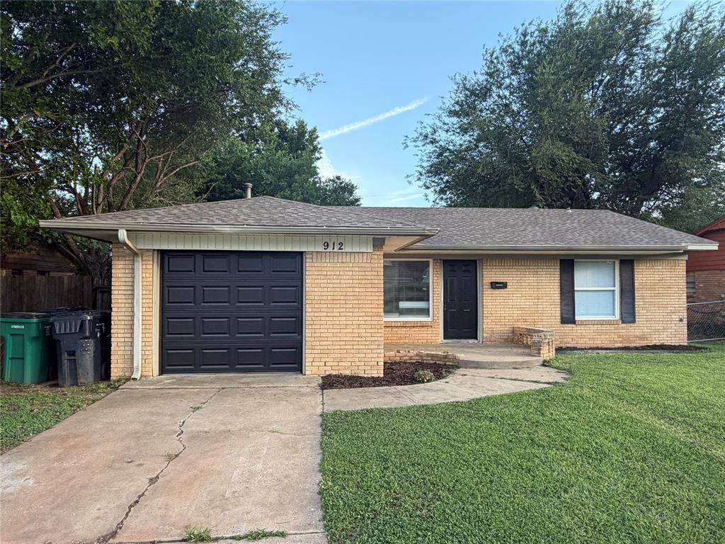 Photo 1 of 13 — 912 NE Katherine Place, Oklahoma City, OK 73114