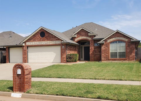 Photo of 1617 SW 31st Street, Moore, OK 73160 (MLS # 1242986)
