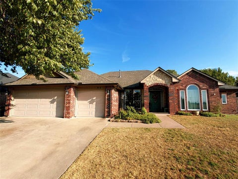 Photo of 901 Driver Lane, Edmond, OK 73025 (MLS # 1251313)
