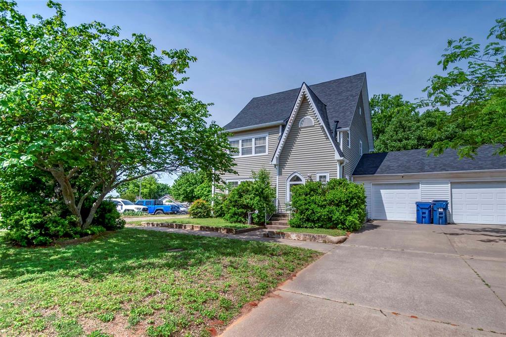 Photo 1 of 24 — 813 Steele Avenue, Chandler, OK 74834