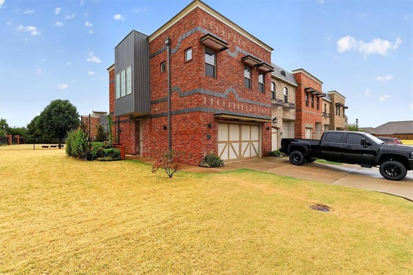471 S FRETZ AVE, EDMOND, OK 73003 - Image d8ae2c320cbeee69fd6850ffd49a905d/3287300955