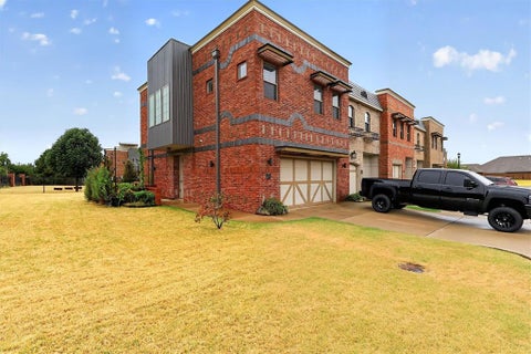 Photo of 471 S Fretz Avenue, Edmond, OK 73003 (MLS # 1249195)