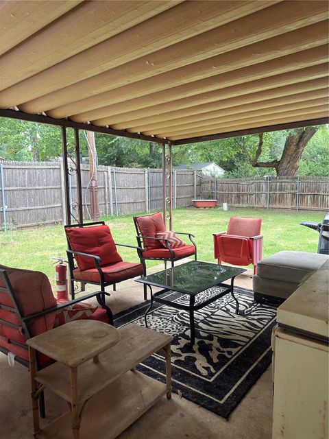 Photo of 1515 Lindale Circle, Norman, OK 73069 (MLS # 1234197)
