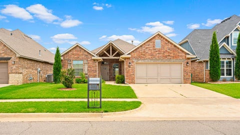 Photo of 14512 Privas Lane, Yukon, OK 73099 (MLS # 1231510)