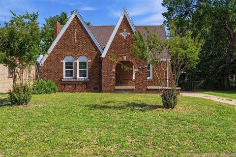 Photo of 831 NE 24th Street, Oklahoma City, OK 73105 (MLS # 1229589)