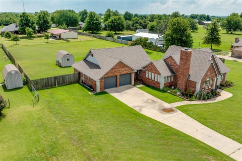 Photo of 4100 S Bluebird Street, El Reno, OK 73036 (MLS # 1240157)