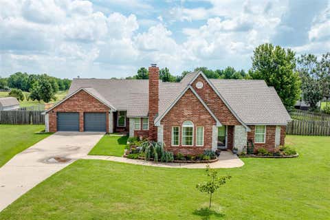 Photo of 4100 S Bluebird Street, El Reno, OK 73036 (MLS # 1240157)