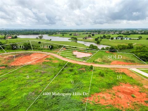 Photo of 4400 Mahogany Hills Drive, Moore, OK 73160 (MLS # 938959)