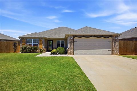 Photo of 1725 W Antler Way, Mustang, OK 73064 (MLS # 1229140)