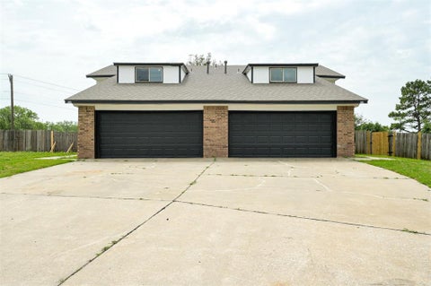 Photo of 524 Westwood Court #526, Oklahoma City, OK 73127 (MLS # 1235771)