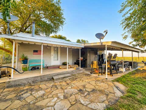 Photo of 20456 E 1410 Road #109, Lone Wolf, OK 73655 (MLS # 1245938)