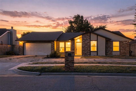 Photo of 7609 Northway Terrace, Oklahoma City, OK 73162 (MLS # 1244594)