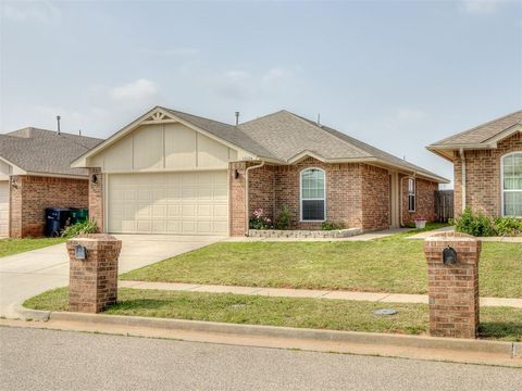 Photo of 12124 NW 133rd Terrace, Piedmont, OK 73078 (MLS # 1229086)