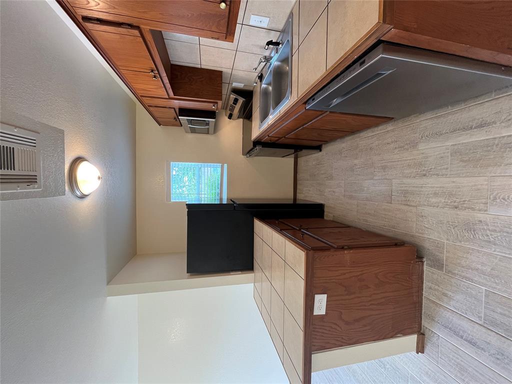 Photo 1 of 10 — 1901 E Lindsey 21A, Norman, OK 73071
