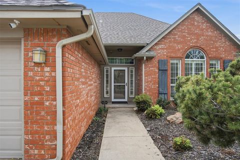 Photo of 2708 Overland Way, Edmond, OK 73012 (MLS # 1218398)