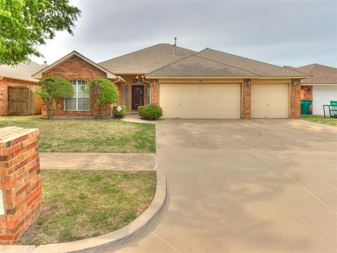 Photo of 809 SW 154th Street, Oklahoma City, OK 73170 (MLS # 1227527)