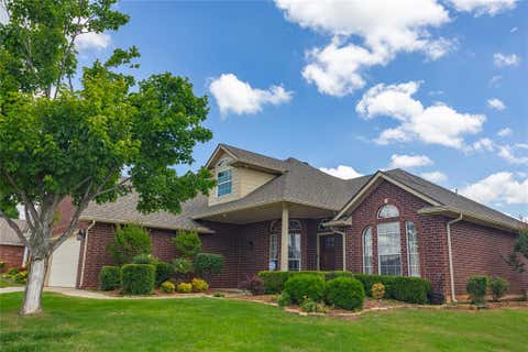 Photo of 2900 N Water View Court, Norman, OK 73071 (MLS # 1231697)