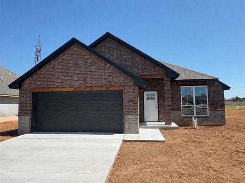 Photo of 14012 Tybee Island Drive, Yukon, OK 73099 (MLS # 1230511)