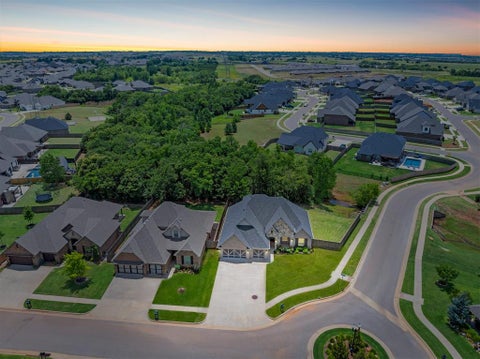 Photo of 14640 Rochefort Lane, Yukon, OK 73099 (MLS # 1246659)